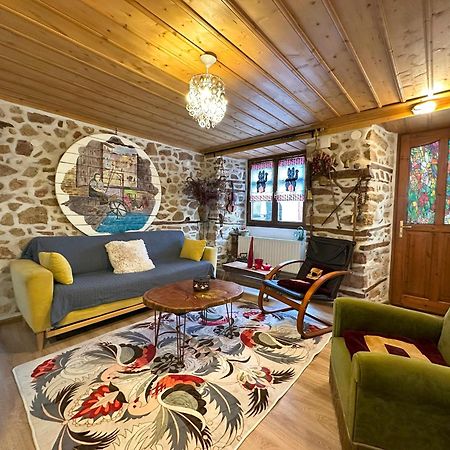 Villa Renovated Old Manor House With Yard Arnaía Exterior foto