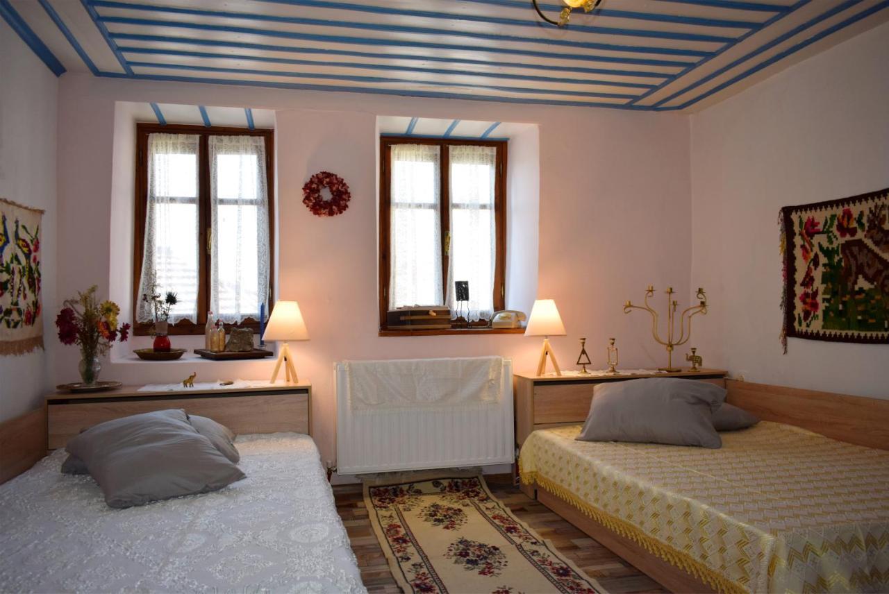 Villa Renovated Old Manor House With Yard Arnaía Exterior foto