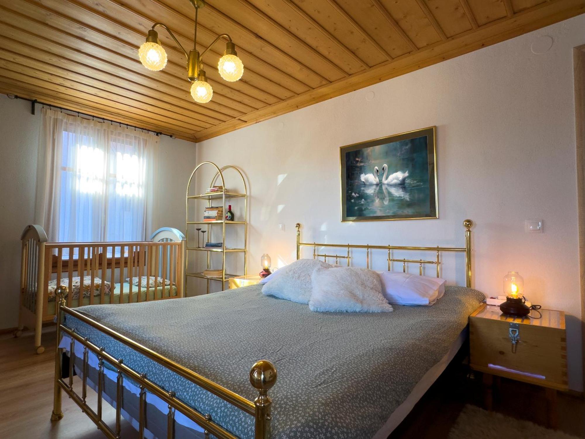 Villa Renovated Old Manor House With Yard Arnaía Exterior foto
