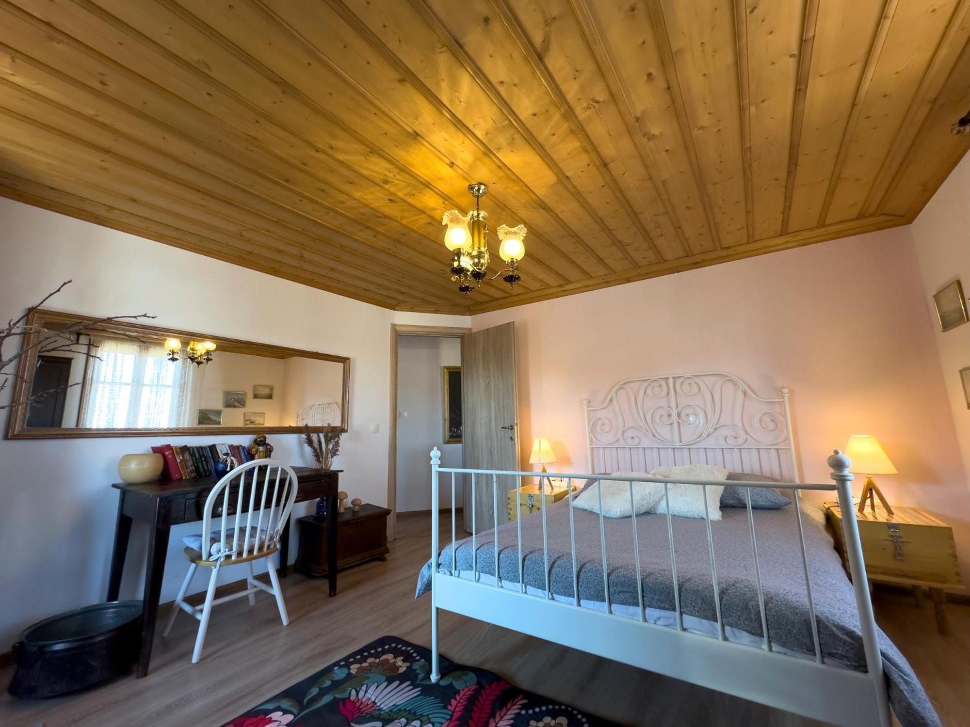 Villa Renovated Old Manor House With Yard Arnaía Exterior foto